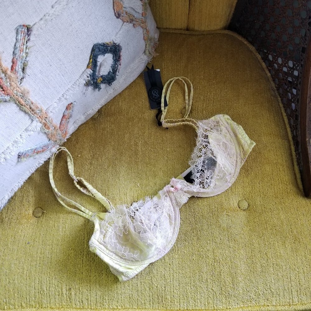 Victoria's Secret - Glam Lacy Bra in Chartreuse